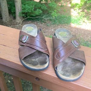 Earth Shoe brown leather sandals